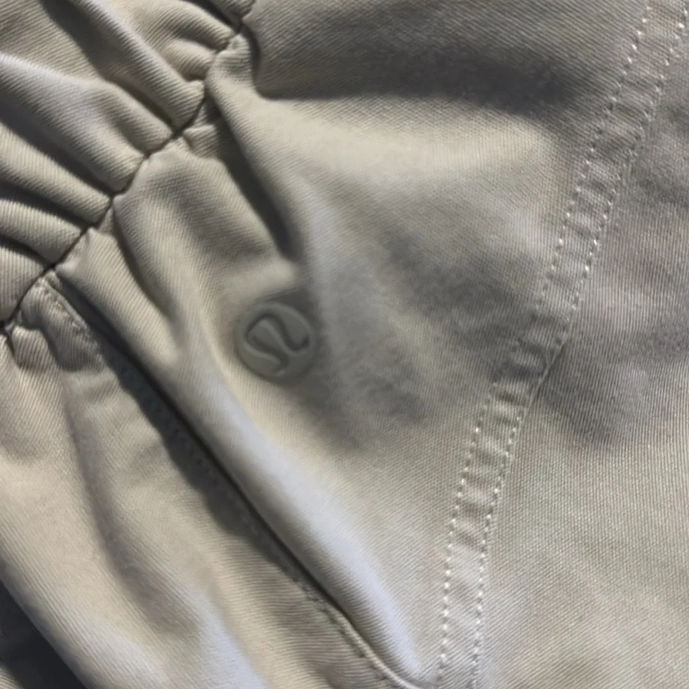 Lululemon Light Utilitech Cargo Pocket High-Rise Pant Natural Ivory